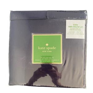 Kate Spade King Size , 300 thread count , 6 piece bedding
